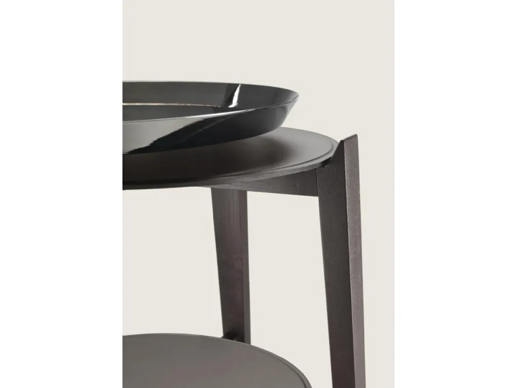 Tavolino in legno massello con piano in metallo rivestito in cuoio Cabaré di Flexform