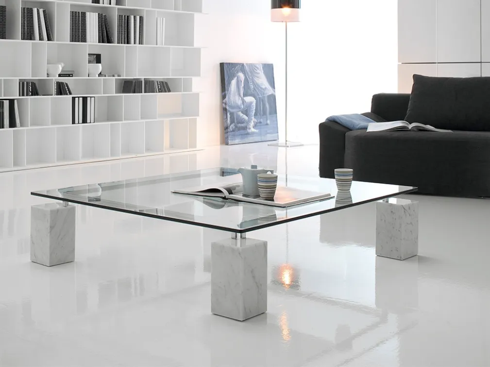 Tavolino con base in marmo e piano in cristallo Dielle di Cattelan Italia