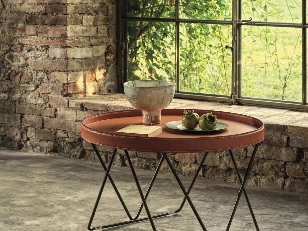 Tavolino Flexus con top in cuoio di Bontempi