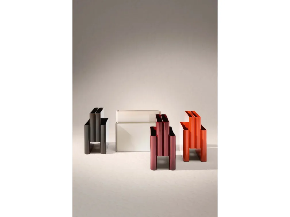 Contenitore portariviste Magazine Rack di Kartell