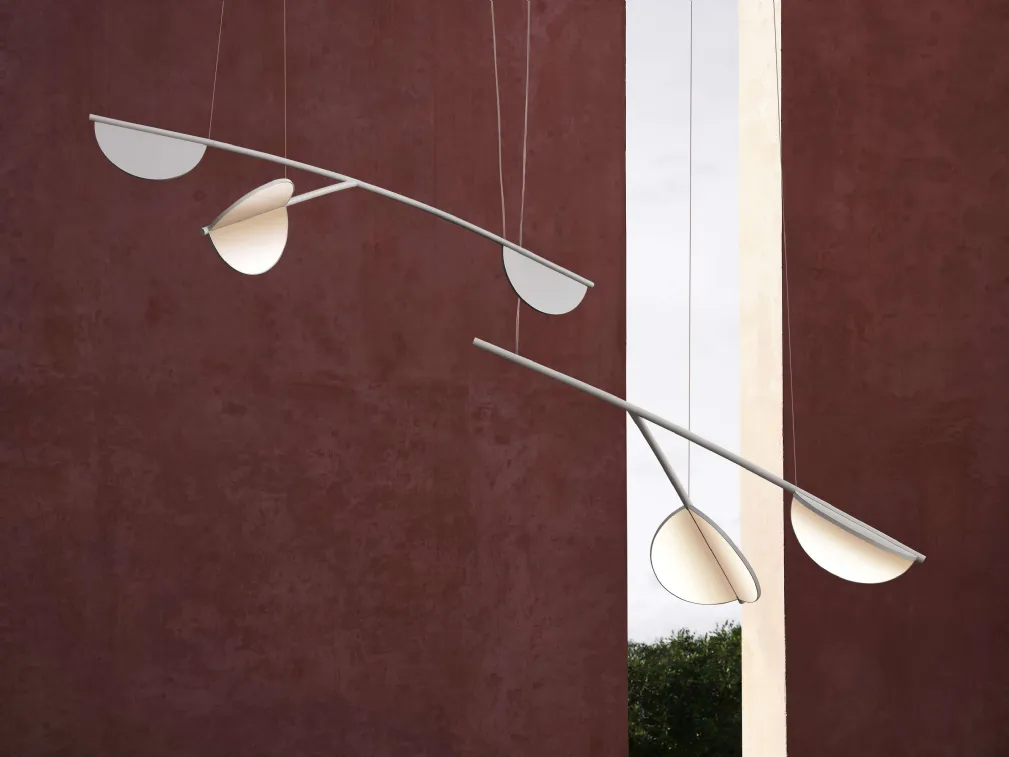 Lampada a sospensione di design in alluminio Almendra Organic di Flos