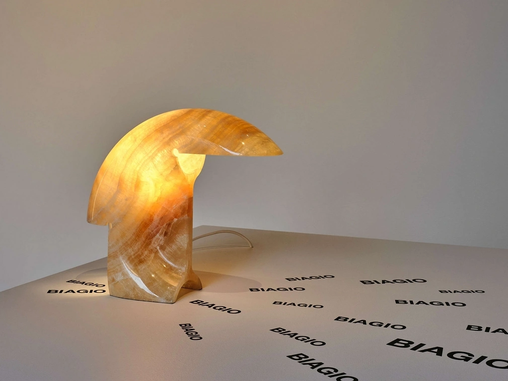 Lampada da tavolo Biagio Onyx edition di Flos