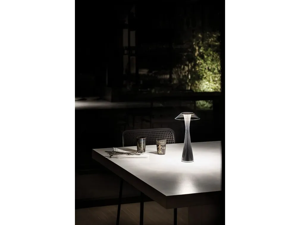 Lampada da tavolo Space di Kartell