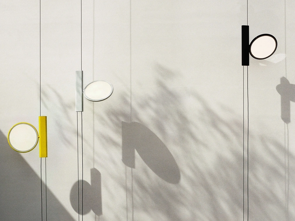 Lampada di design regolabile in alluminio Ok di Flos