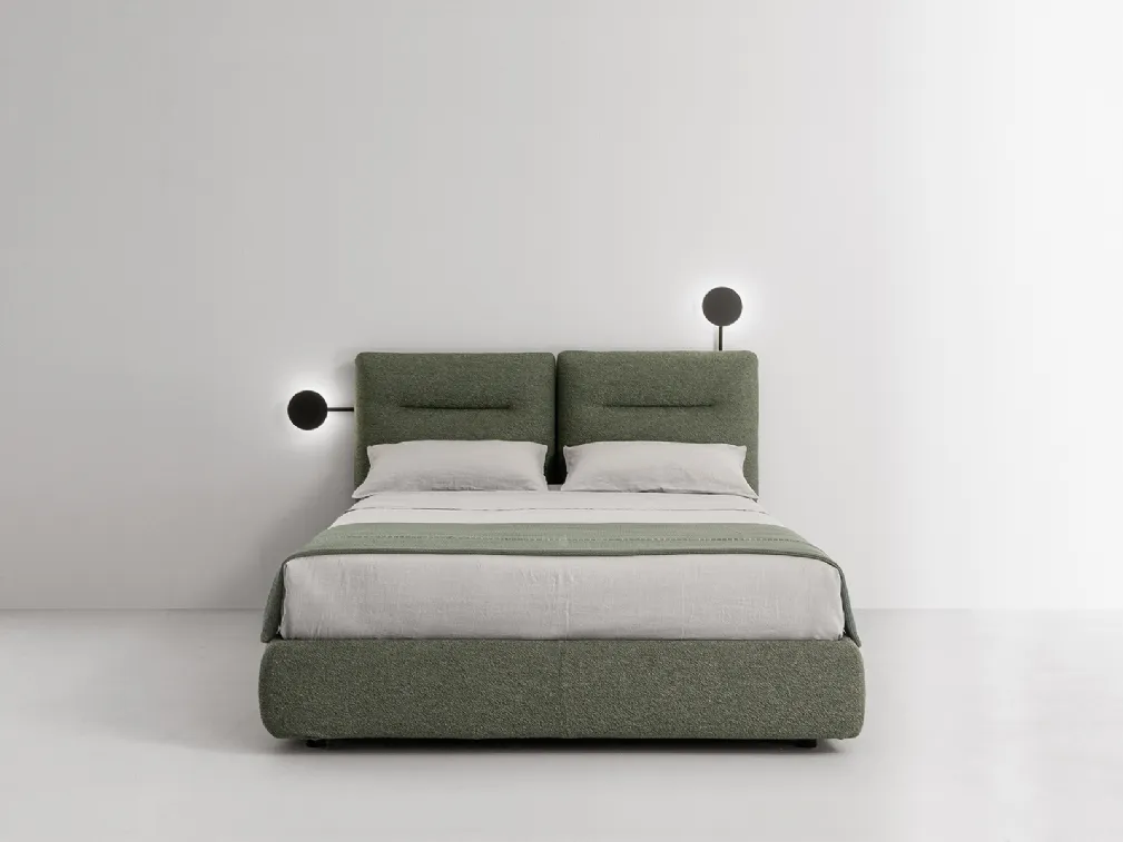 Letto contenitore con testiera in tessuto composta da due rettangoli Bishape di Caccaro