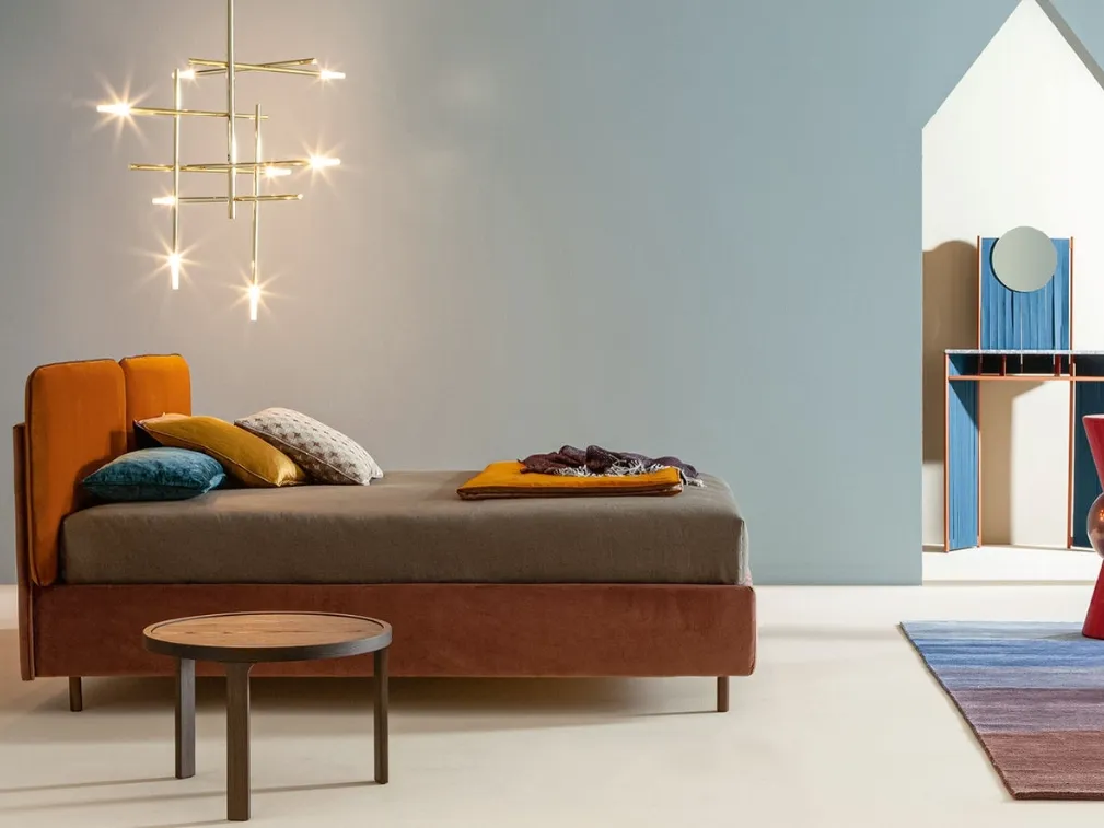 Letto in tessuto con testiera Frick Round di Twils