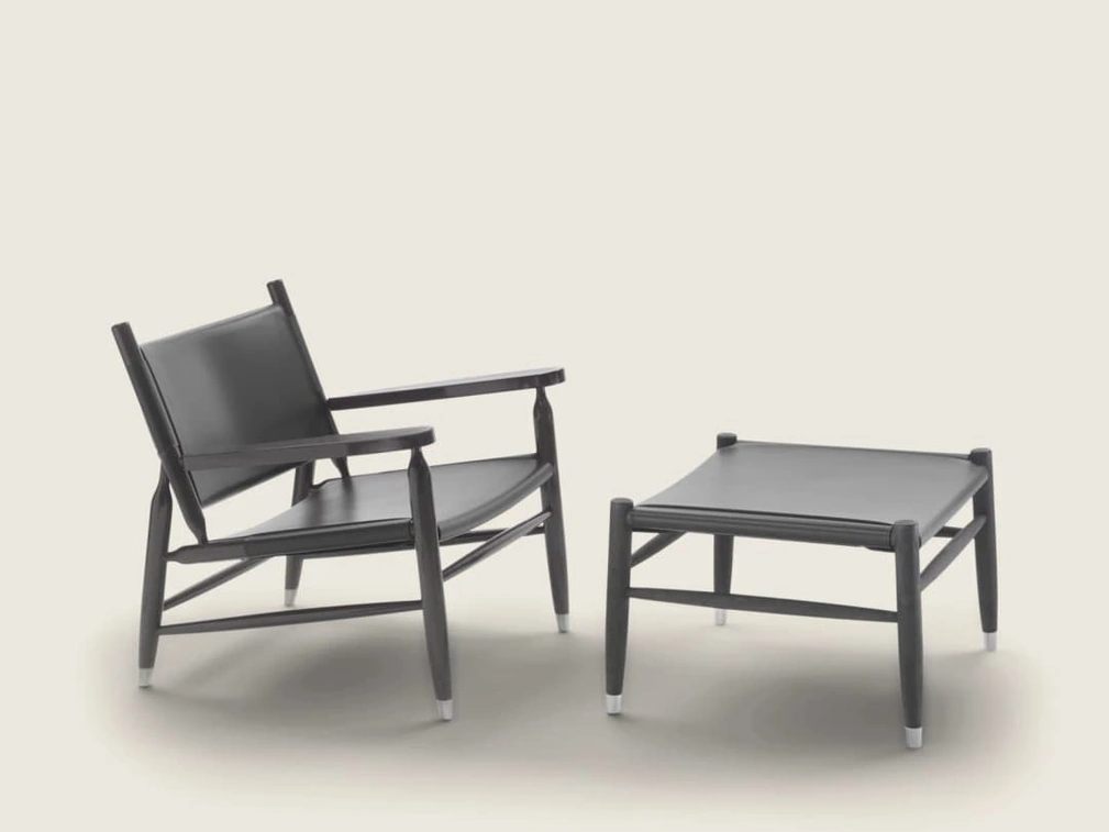 Poltroncina in cuoio con struttura in legno massello Tessa SH di Flexform