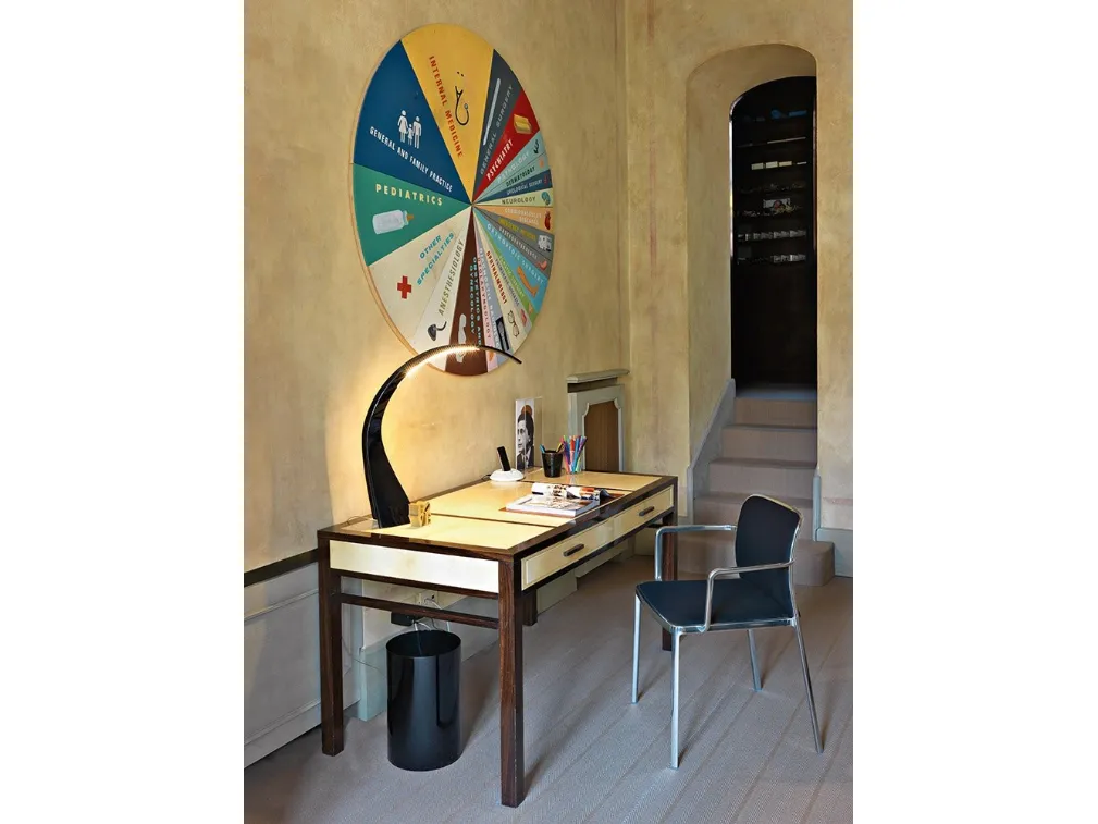 Sedia Audrey Soft in tessuto con braccioli di Kartell