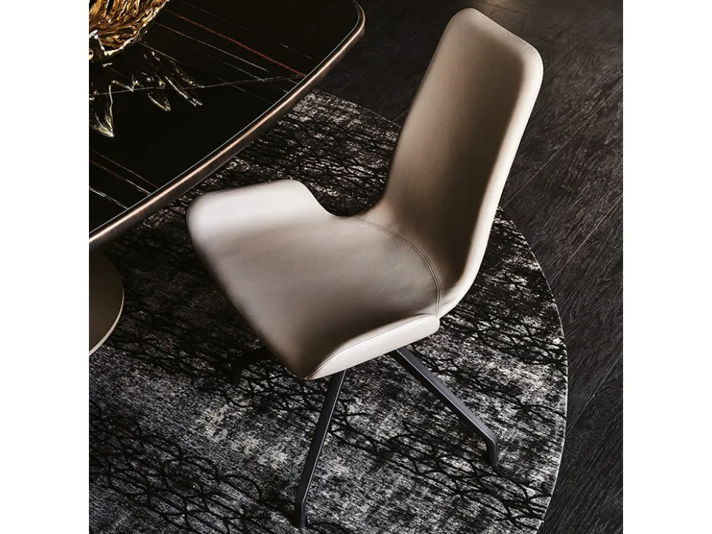 Sedia a 4 razze girevoli in acciaio con seduta in pelle Flamingo di Cattelan Italia