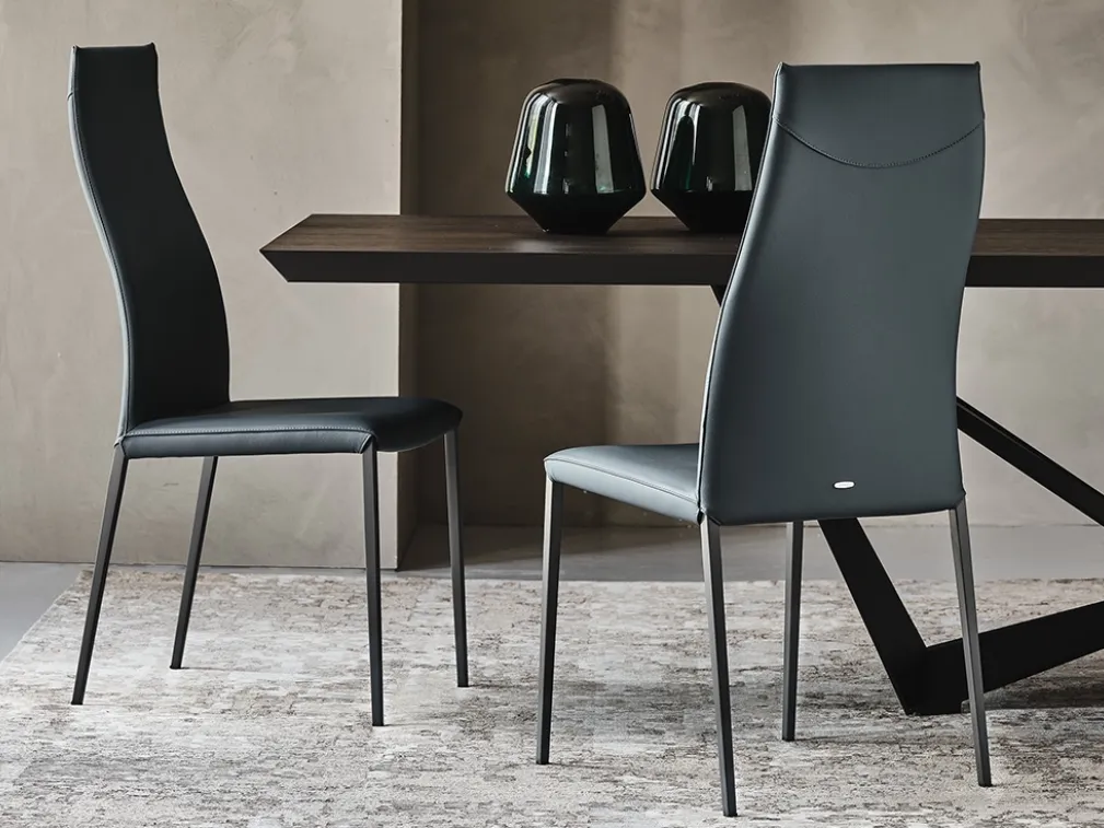 Sedia in pelle con schienale alto e struttura leggera in alluminio Norma ML di Cattelan Italia
