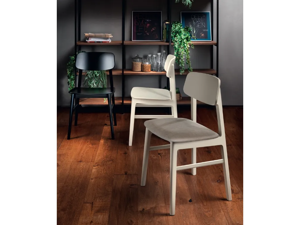 Sedia Nouvelle in massello di faggio di Scavolini