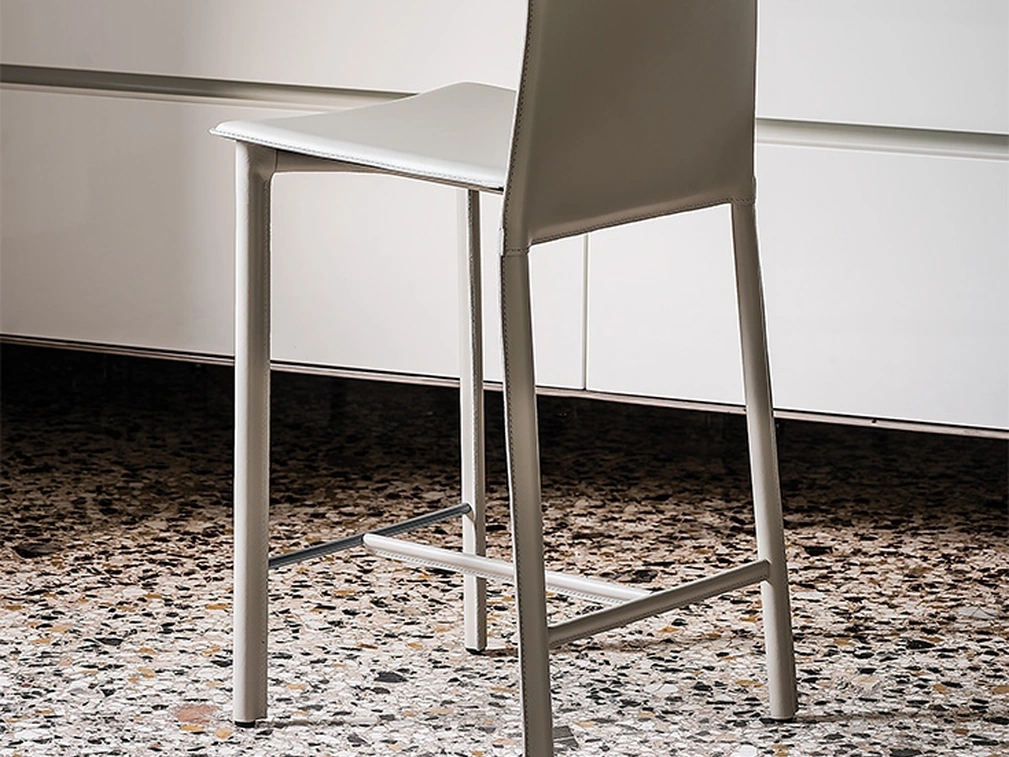 Sgabello in cuoio Cliff di Cattelan Italia