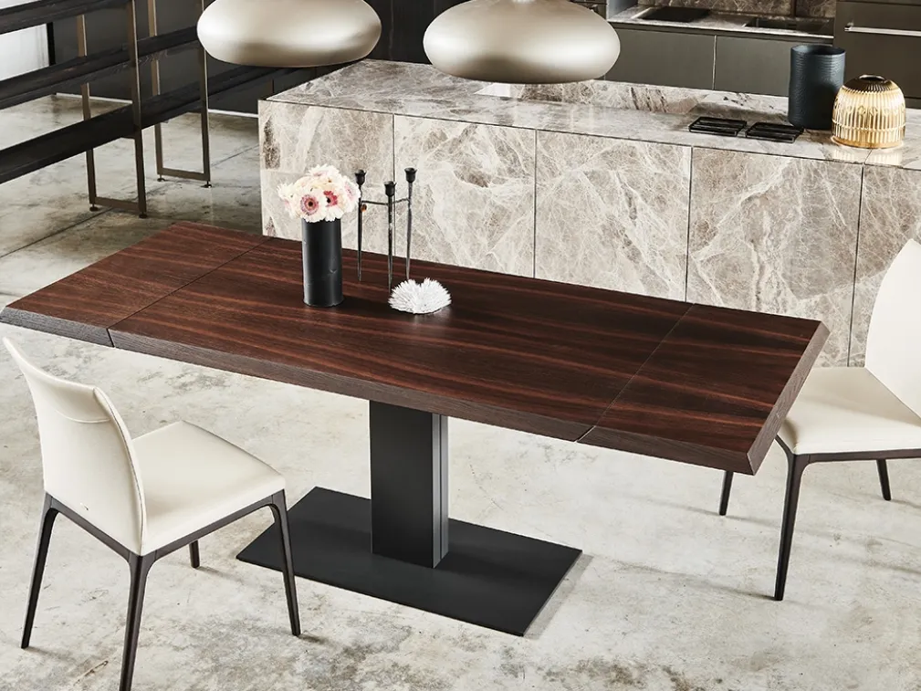 Tavolo allungabile con base in metallo e piano in legno Elvis Wood Drive di Cattelan Italia