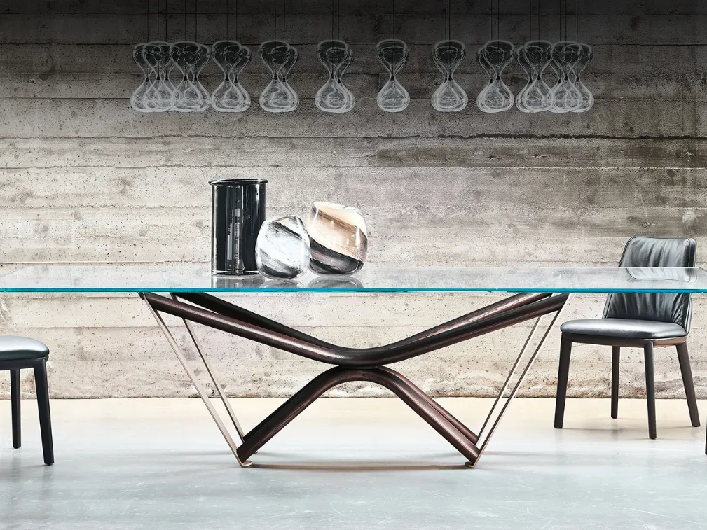 Tavolo in vetro con gambe in legno Marathon di Cattelan Italia