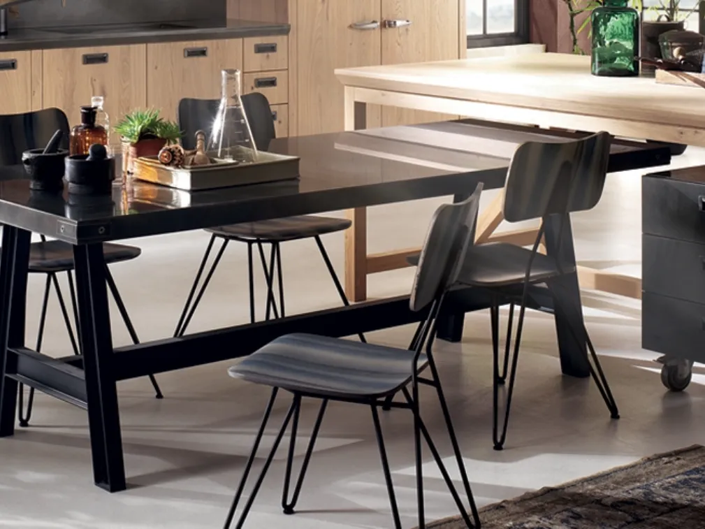 Tavolo Misfit in acciaio di Scavolini