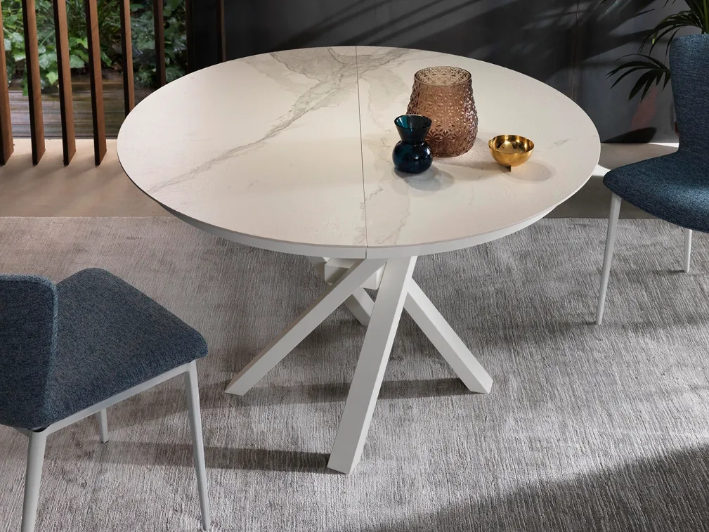 Tavolo allungabile Shangai Round con top in ceramica e base in alluminio verniciato di Riflessi
