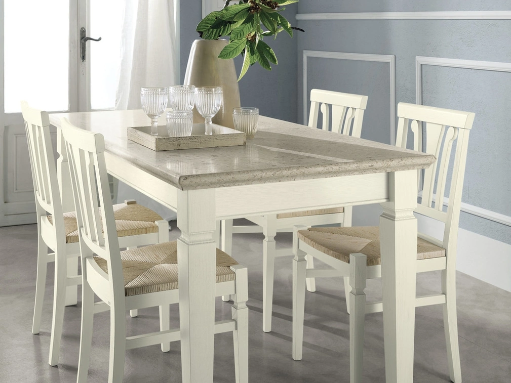 Tavolo da cucina Corinne con piano in marmo di Scavolini