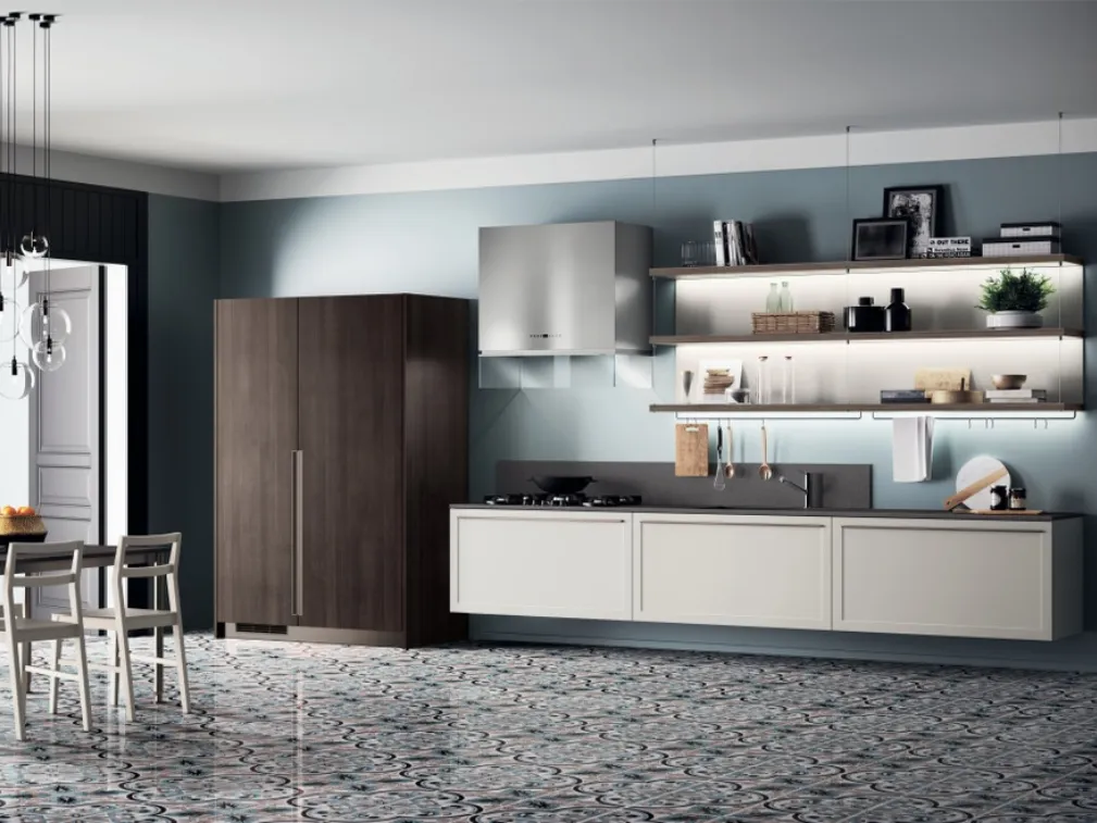 Cucina Moderna Carattere in laccato Grigio con armadio in Noce Saxony di Scavolini
