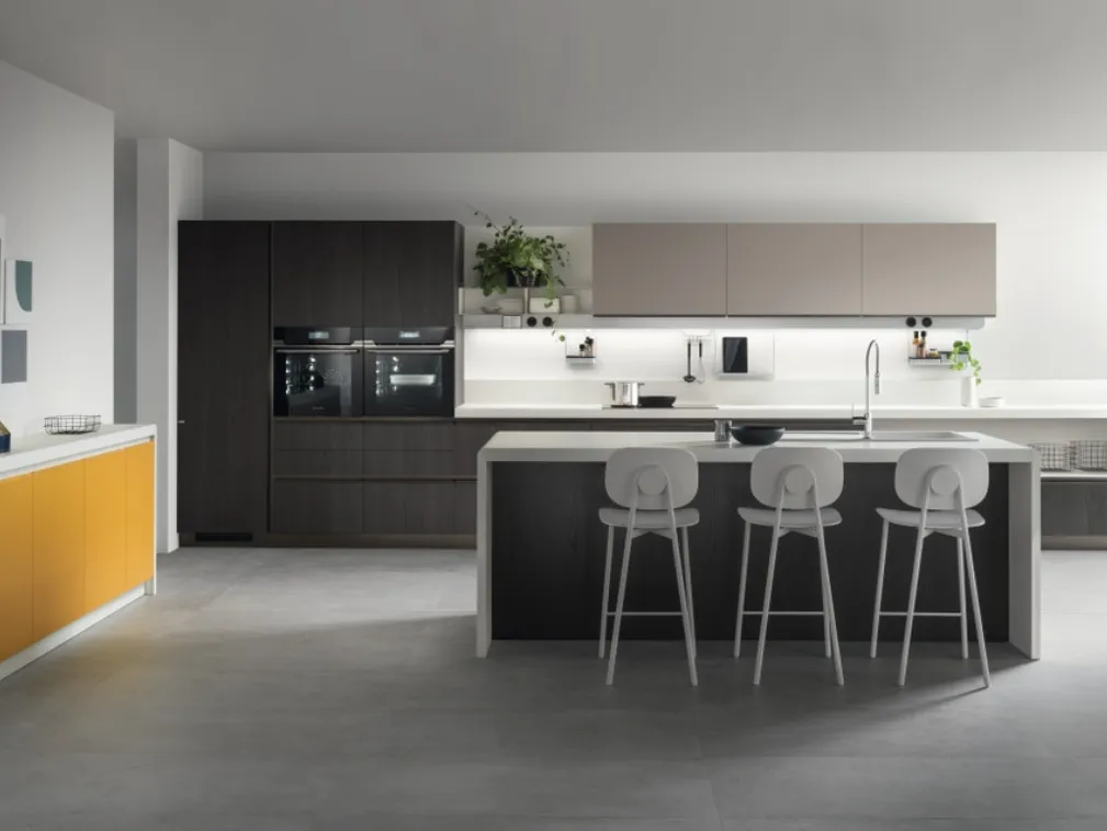 Cucina Moderna Dandy Plus Rovere Carbone e Giallo Senape di Scavolini