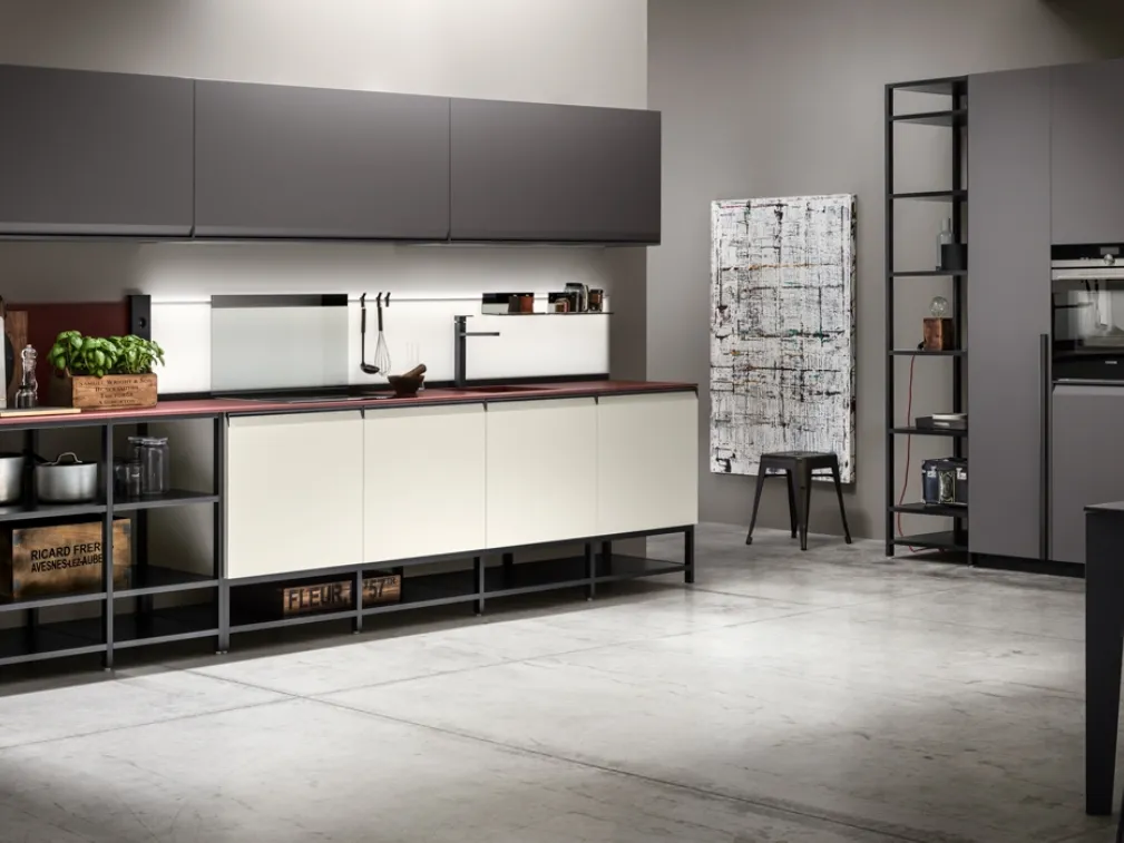 Cucina Moderna Formalia in PET Talco e Notte di Scavolini