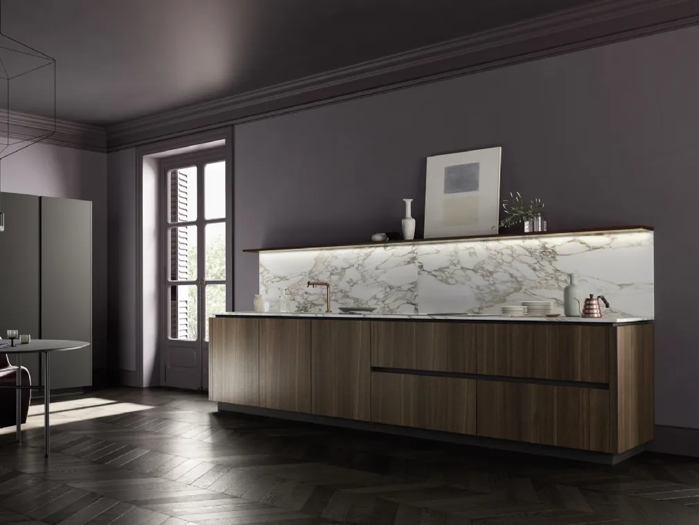 Cucina Moderna lineare M2 Goccia in Rovere termotrattato con top e schienale in Marmo Calacatta Oro di Meson's Cucine