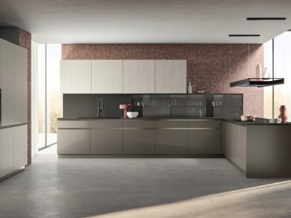 Cucina su misura Lumina 01 in laminato Urban Steel e decorativo Oriental Light di Scavolini