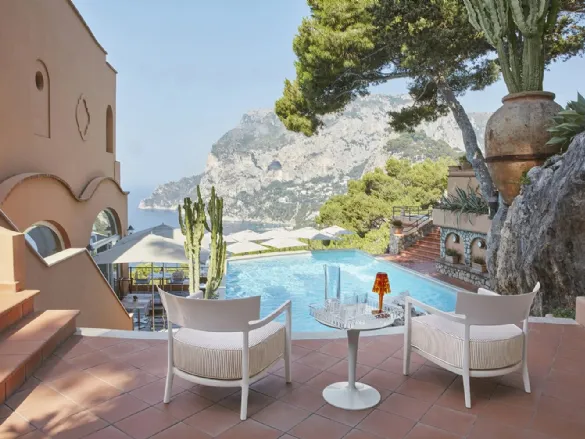 Poltroncina Cara Outdoor di Kartell
