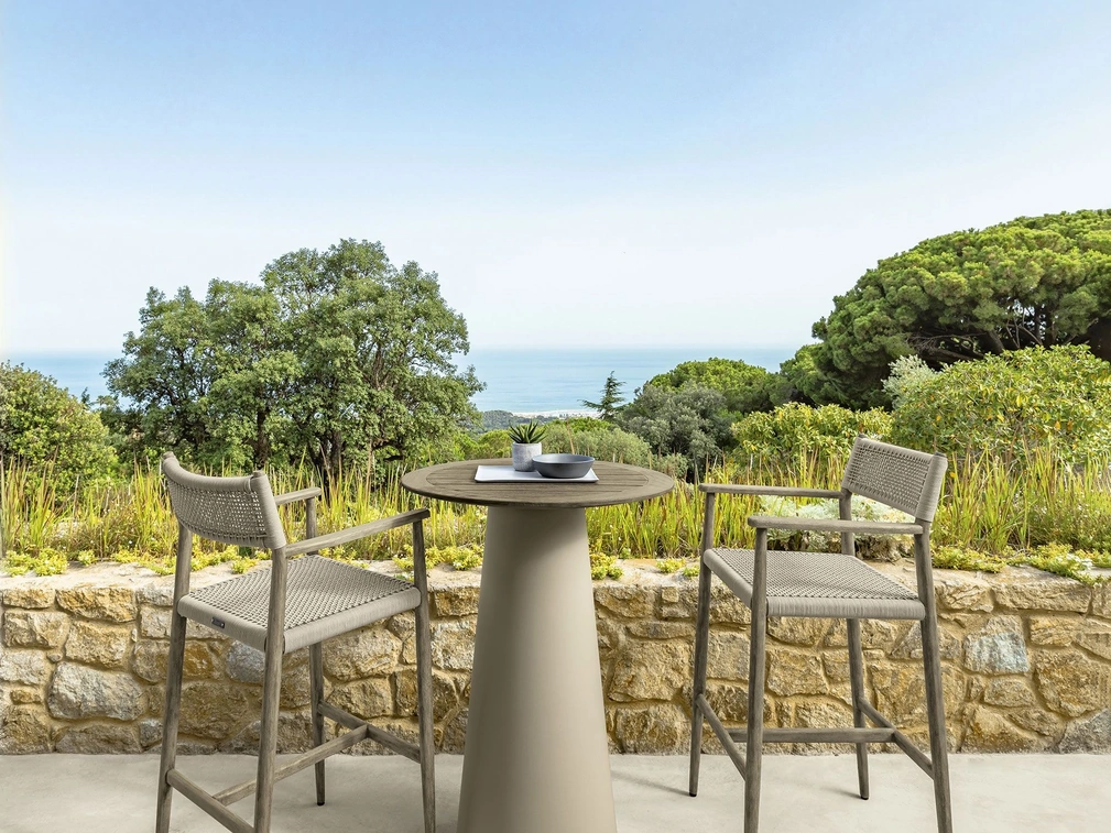 Sgabello Dolcevita in tessuto e legno di Talenti